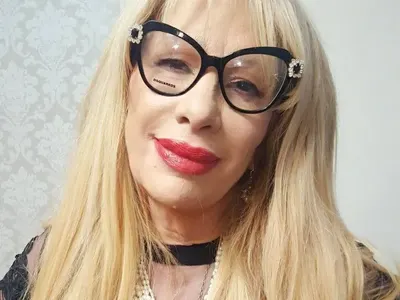 Муки изгърмя пенсията за маркови очила (Вижте ги)