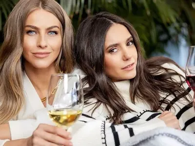 Нина Добрев и Джулиан Хъф пускат на пазара собствено вино