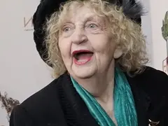 Папараците на Уикенд запечатаха последния ден на Татяна Лолова преди болницата