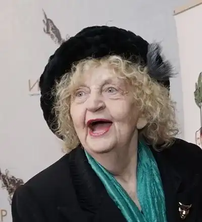 Папараците на Уикенд запечатаха последния ден на Татяна Лолова преди болницата