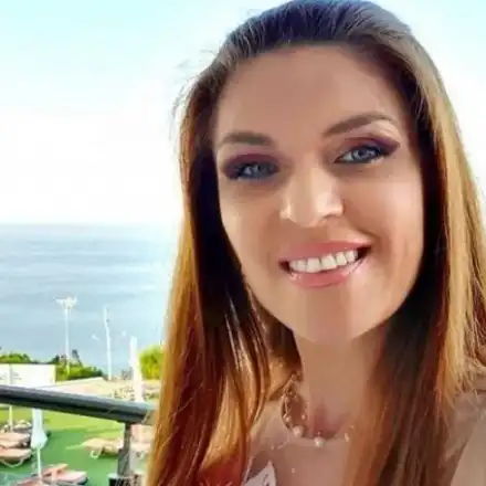 Помните ли я? Поп-фолк звездата Цветелина стана психоложка