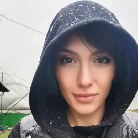 Ромина със скоба, закъсняла да плати