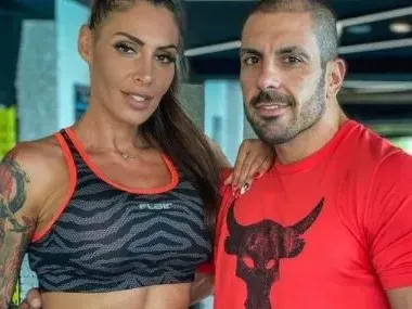 Рускиня милионерка отмъкна гаджето на Черната Златка (Плеймейтката  е съсипана)