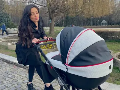 Симона Загорова на първа разходка с бебето (СНИМКИ)