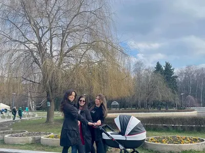 Симона Загорова на първа разходка с бебето (СНИМКИ)