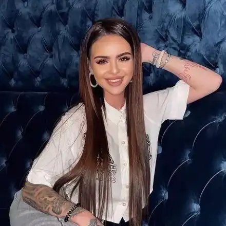 Сузанита влюбена, но го крие