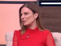 Теодора Духовникова се опъна като тъпан