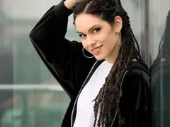 Даяна Ханджиева си търси фризьор