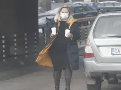 Лора Крумова ходи с едни и същи дрехи (Журналистката се занемари покрай майчинството)