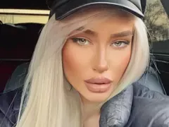 Тита си смени лицето с филтри