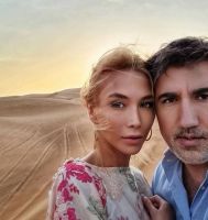 Башар Рахал зарежда батериите в Дубай с любовницата