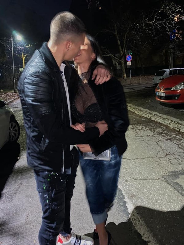 „Син“ талант заби красива умница  (Снимки)