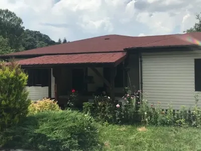 Ани Салич живее в сглобяем контейнер на село  (Снимки)