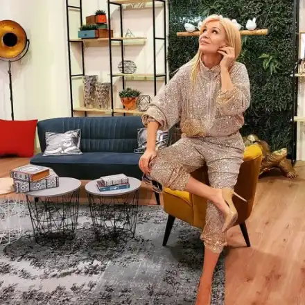 Бълхи хапят Гала