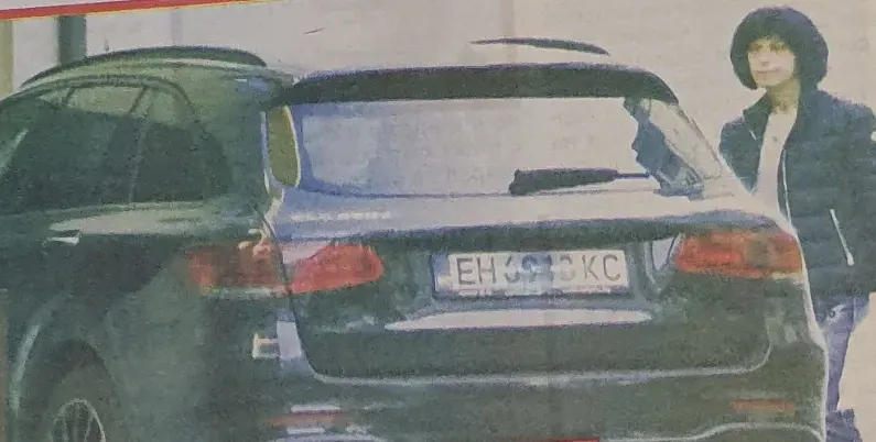 Баровка: Сестрата на Слави яхна мутренски джип, разхожда се с яке за 2 бона  (Папарашки снимка)