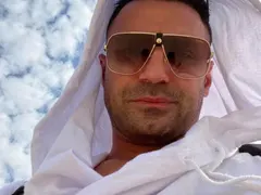 Бодигард се прави на мутра, шмърка и краде съдружниците си (РЕПОРТАЖ + СНИМКИ)
