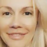 Да, това е Мария Игнатова без грим