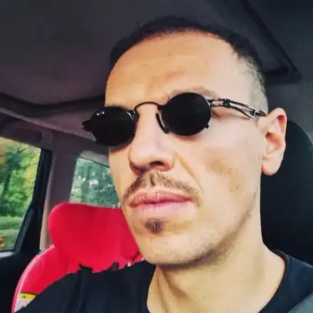 Даниел Петканов остана без зъби