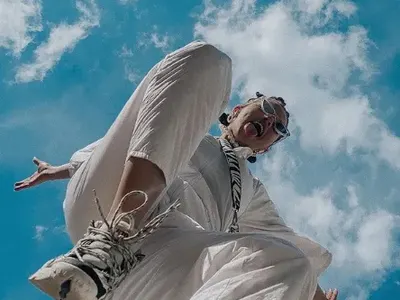 Дара се записа на шофьорски курс