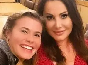 Дарина Павлова на гости при дъщеря си