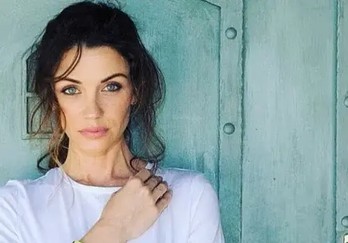 Диляна Попова хваща четката, ще продава картините си благотворително