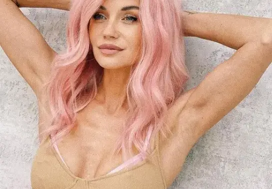 Диляна Попова стана розова