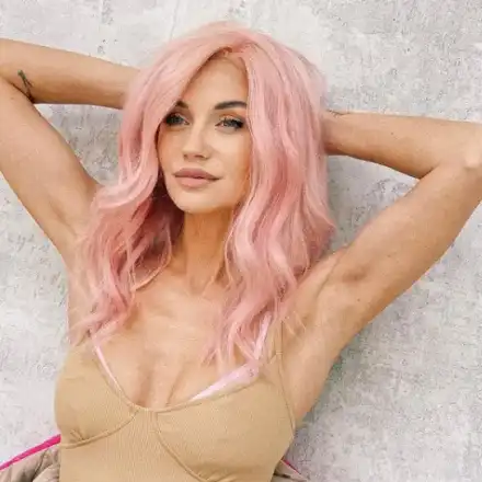 Диляна Попова стана розова