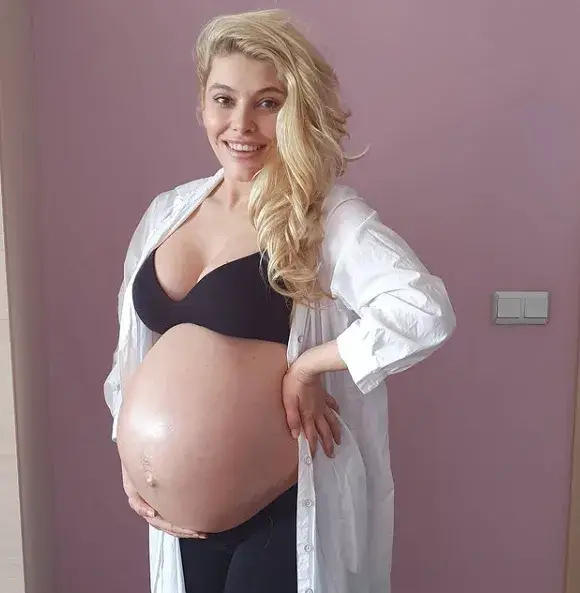 Ева Веселинова мегабременна: Вълнуващо е, но и много болезнено!