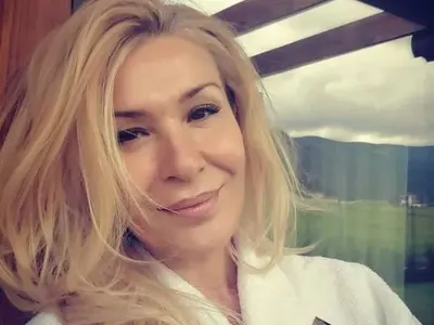 Гала обожава да се разхожда дибидюс! Какво ли виждат комшиите отсреща?