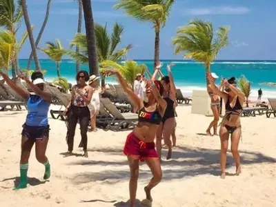 Хепи Ванче харчи наградата в Доминикана (СНИМКИ)