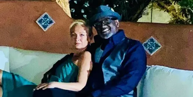 Жената на Башар Рахал стяга сватба с тъмнокожия си приятел