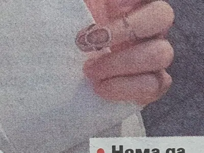 Крис Костов взе мерки, за да не се убоде на хурката (Снимка)