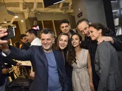 Куката дава любовни съвети в уебсериал