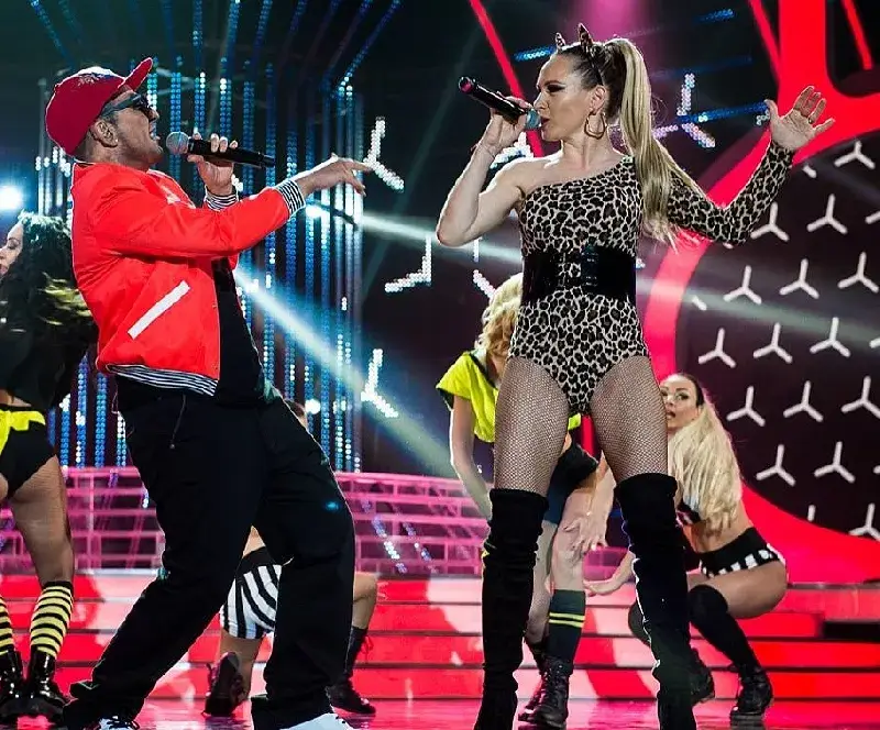 Лора Караджова още е секси след две деца