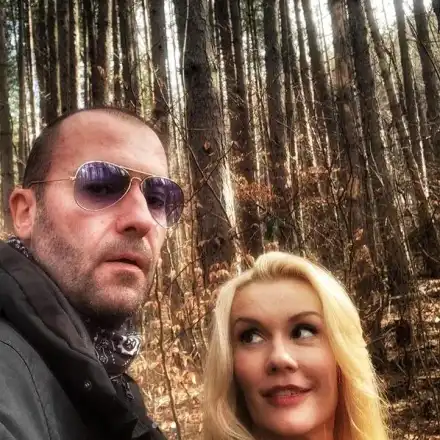 Мария и Нойзи на разходка в планината!