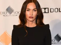 Меган Фокс със селфи от България