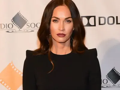 Меган Фокс със селфи от България