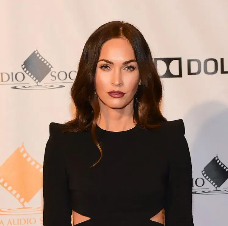 Меган Фокс със селфи от България