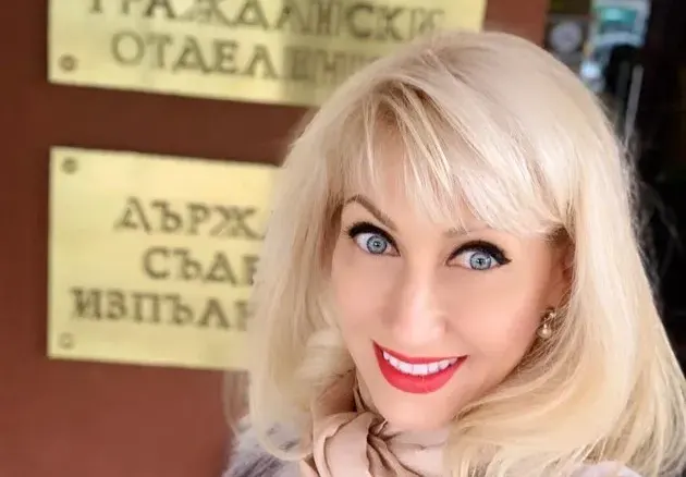 Мисис Баба официално разведена (Снимки)
