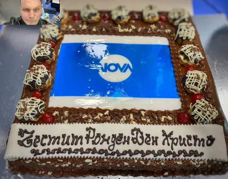 Нова тв подари торта с грешки на Христо Калоферов за ЧРД