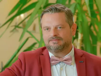 Парушев от „Ол инклузив” едва не убил зрителка по време на представление