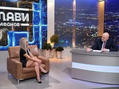 Плеймейтката, която си татуира името на Слави: Заслужава да е премиер, влюбена съм в него! (Горещи снимки)