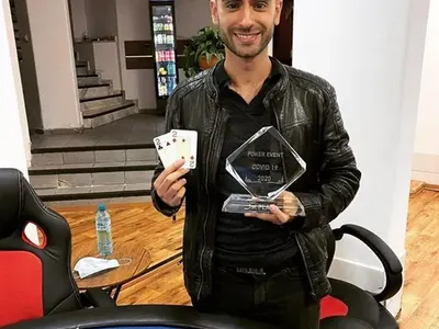 Покер милионерът показа горещо гадже (Фото)