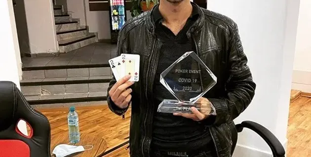 Покер милионерът показа горещо гадже (Фото)