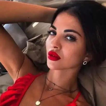 Райна се съблече и взриви мрежата! Вижте снимката по-долу