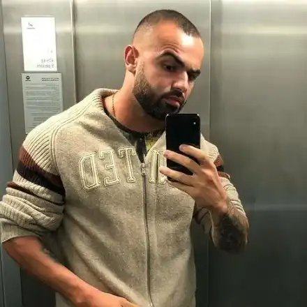 Ричард Величков запозна новото гадже с родата (ФОТО)