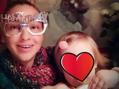 Щерката на Алекс Раева проходи
