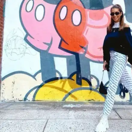 Щерката на Фатик избяга в Щатите (Алекс Тюркмен щастлива в Ню Йорк)