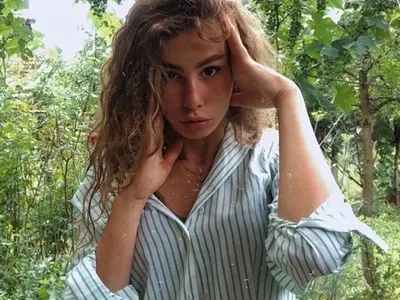 Щерката на Румен Радев се тунингова (Снимка)