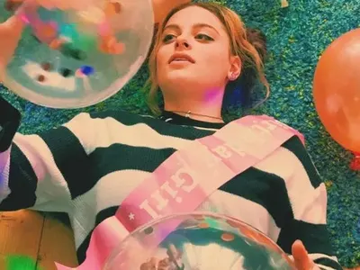 Щерката на Вергов празнува рожден ден с артисти (СНИМКИ)